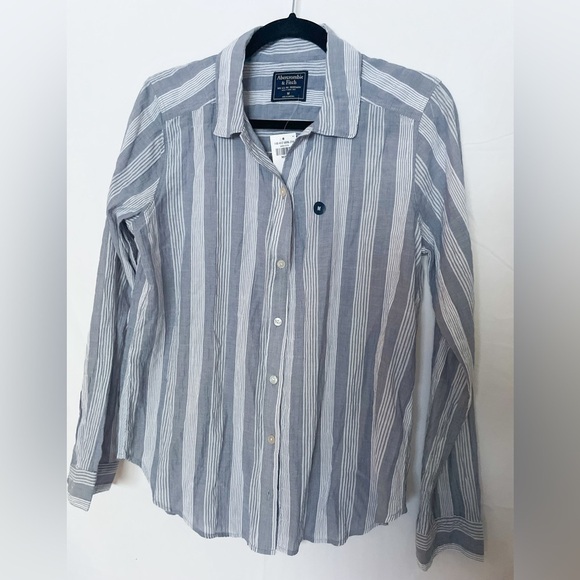 NWT Abercrombie and Fitch striped gray button down size M - Picture 2 of 7